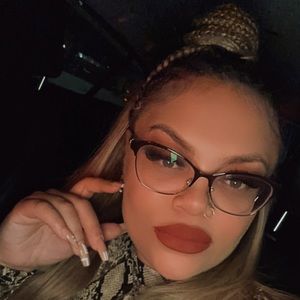 Meet your Posher, Courtney